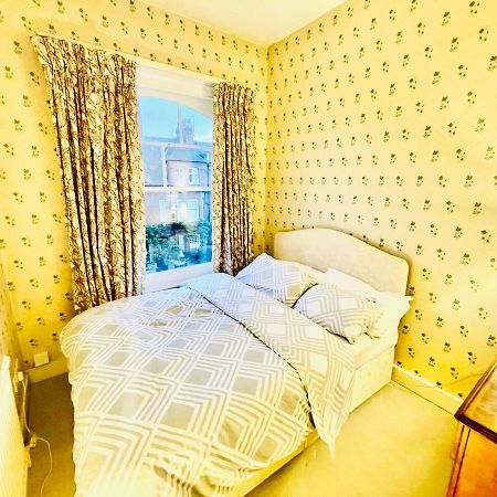 New Lovely 2-Bedroom Condo In Chelsea London Exterior foto